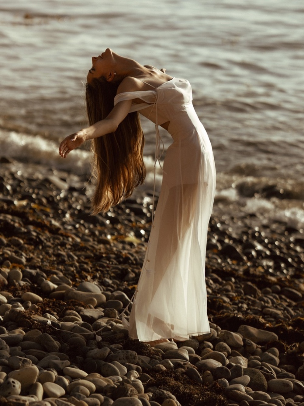 White off shoulder Maxi Dress with Shells and Pearls details - Picture 6 of 6